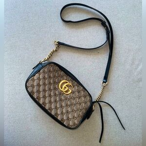 Gucci , GG marmont cross body bag